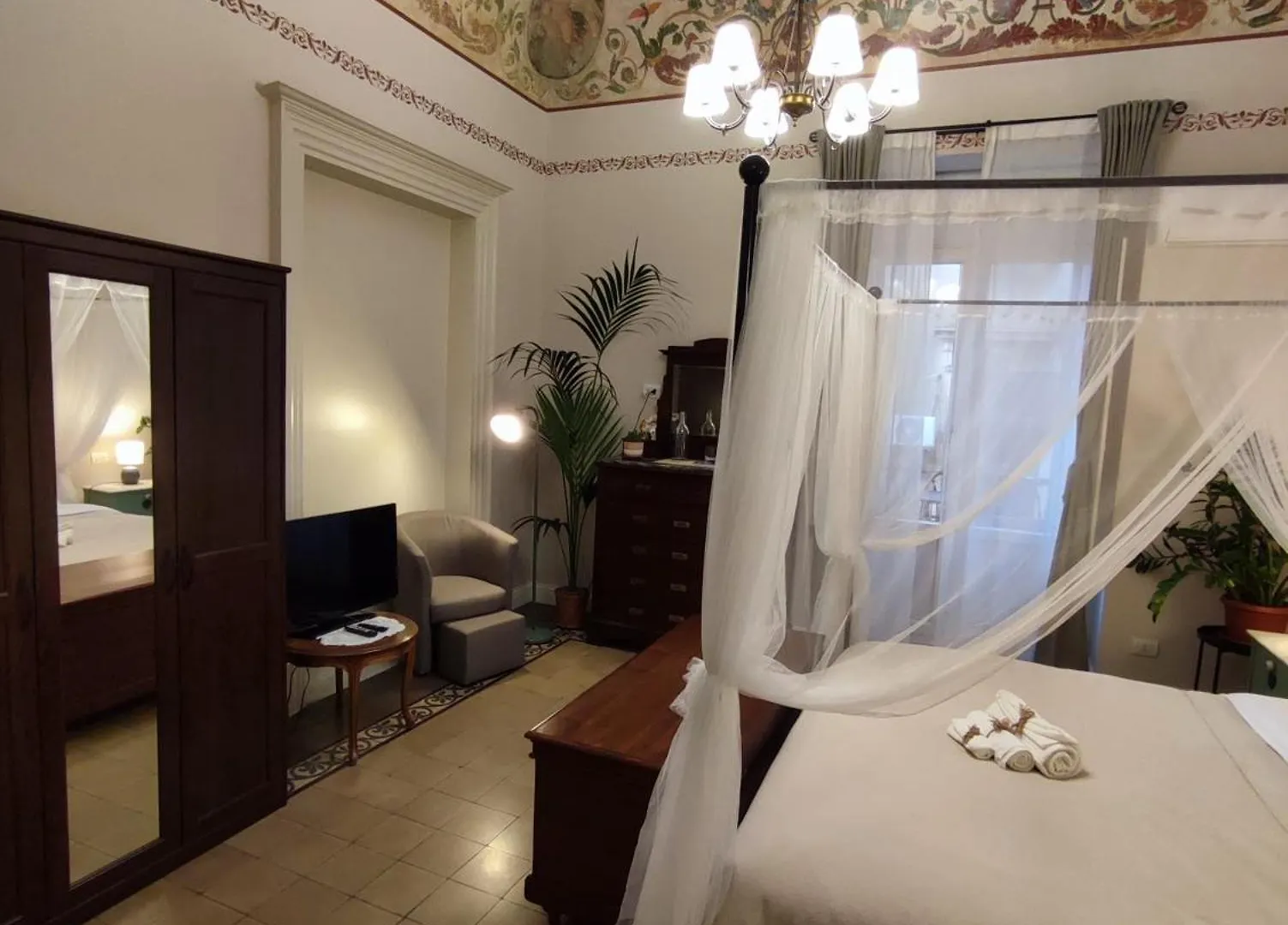 Suite Degli Affreschi - Centro Storico Catania 0*,  Italy